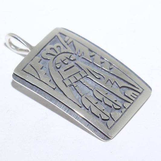 クリフトン・モワによるシルバーペンダント