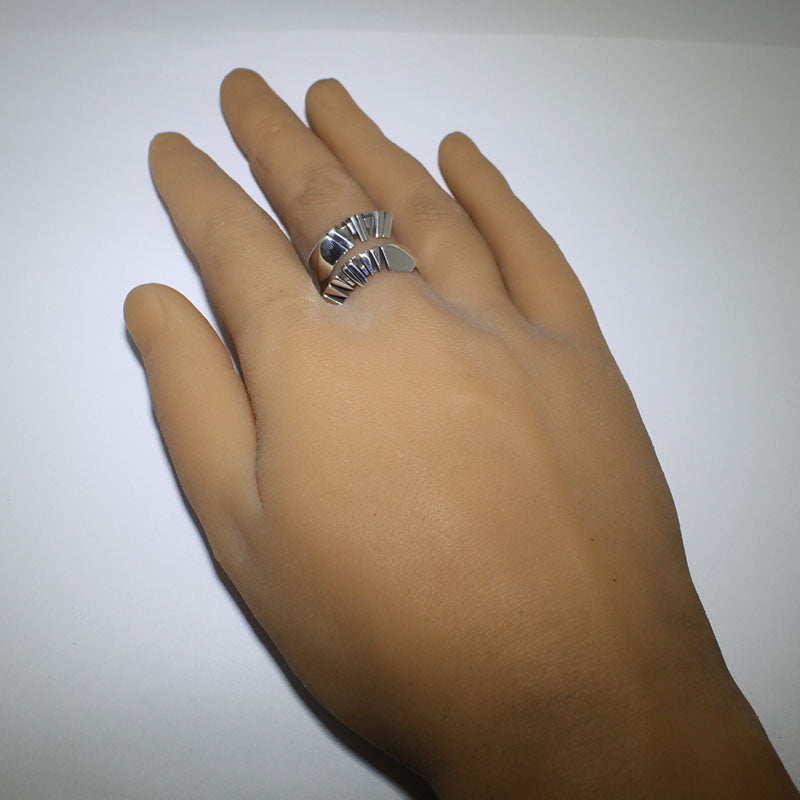 Cincin perak oleh Isaiah Ortiz ukuran 9.5