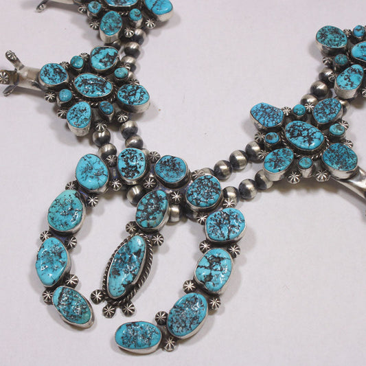 ウィルソン・ドーズによるキングマンネックレスセット