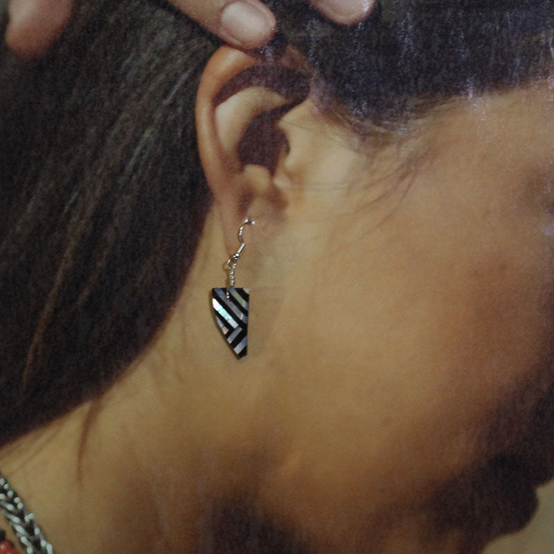 ジョー&アンジー・レアノのイヤリング