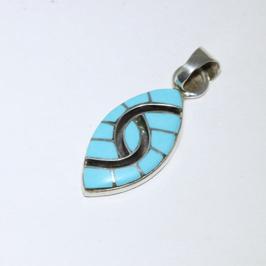 エイミー・ウェズリーによるズニ族のペンダント