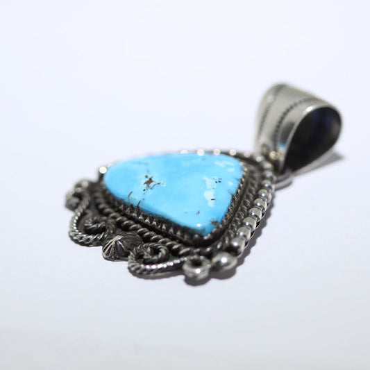 Candelaria Hanger door Arnold Goodluck