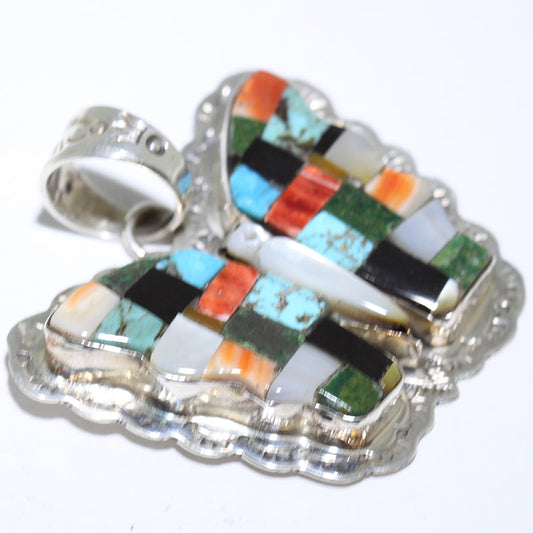 சுனி கைதொழில் கலைஞர்களால் உருவாக்கப்பட்ட பரவையொட்டிய நகை