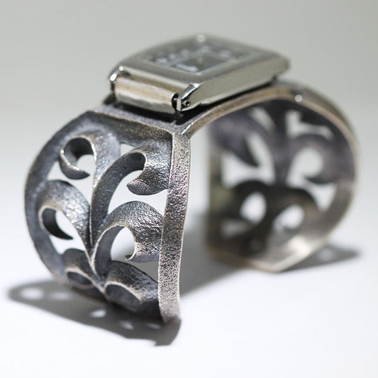 アーロン・アンダーソンによる腕時計ブレスレット