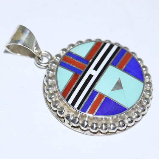 Pingente com Incrustação por Curtis Manygoats