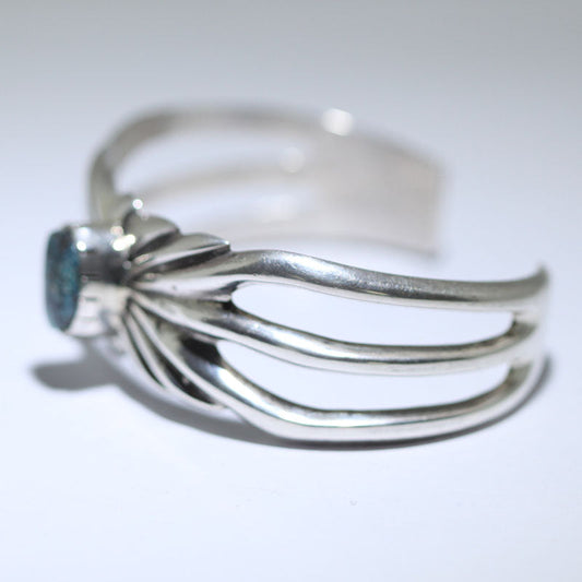 ٹوفا کاسٹ بریسلٹ