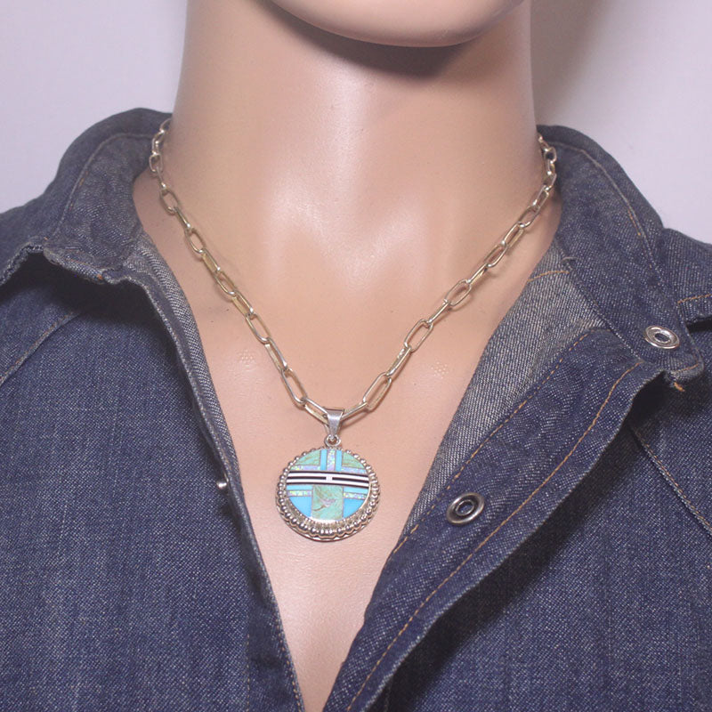 Palawit na Inlay ni Curtis Manygoats