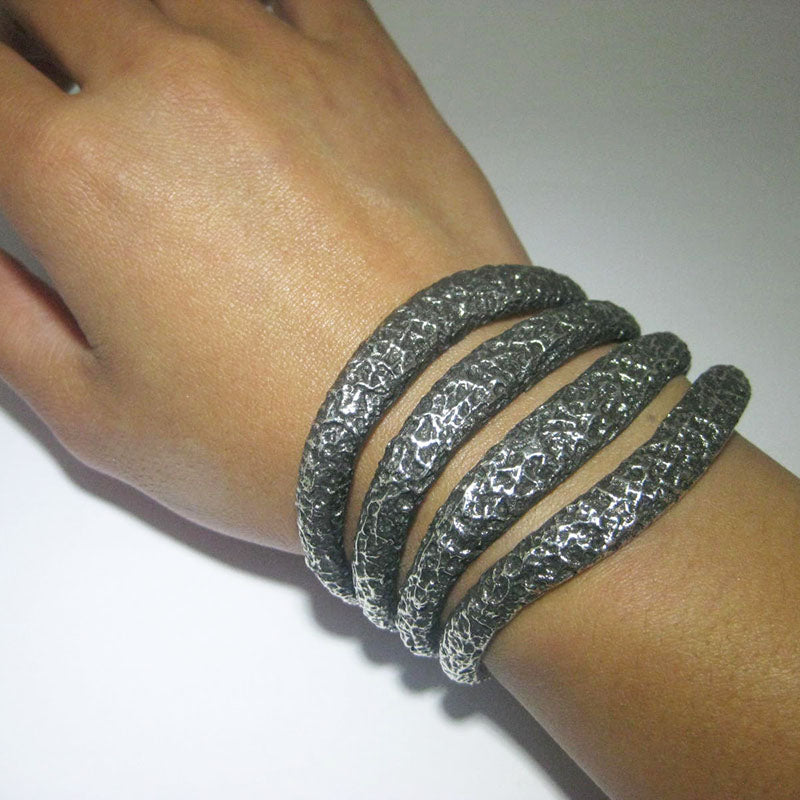 Pulseira por Aaron Anderson