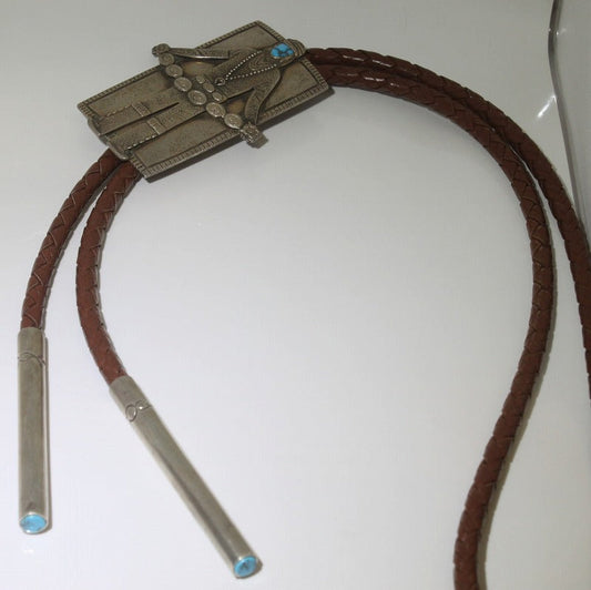 ダリル・ベゲイによるボロタイ