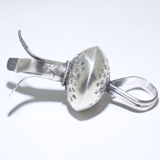 Loket Labu oleh Delayne Reeves