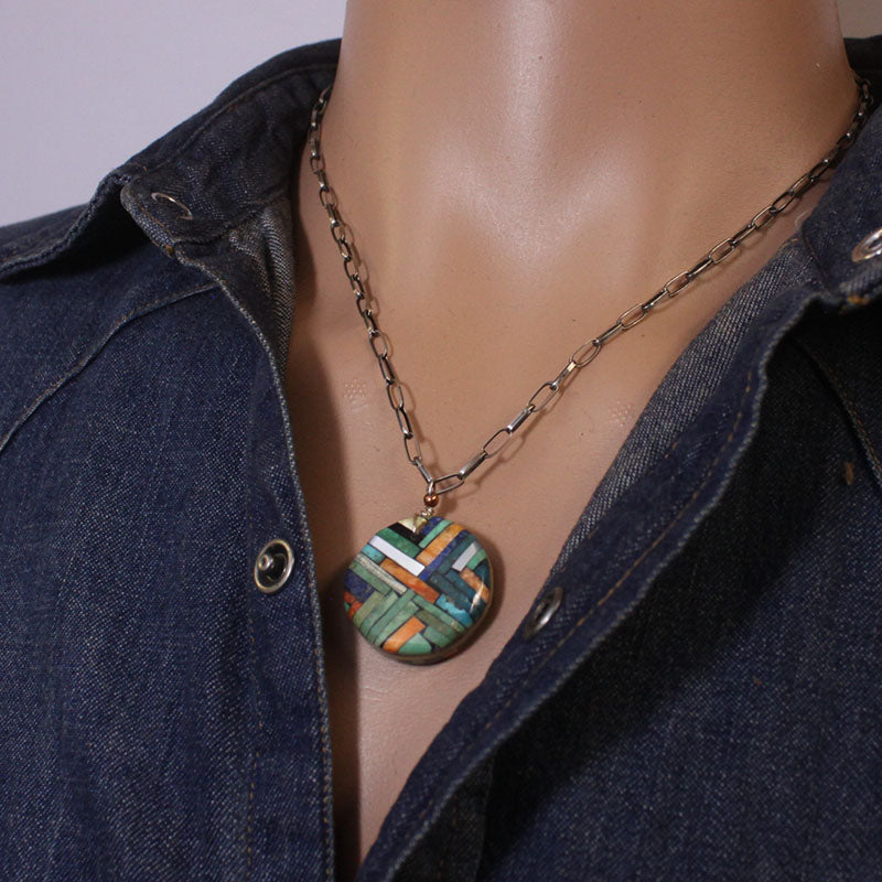 ジョー&アンジー・レアーノによるモザイクペンダント