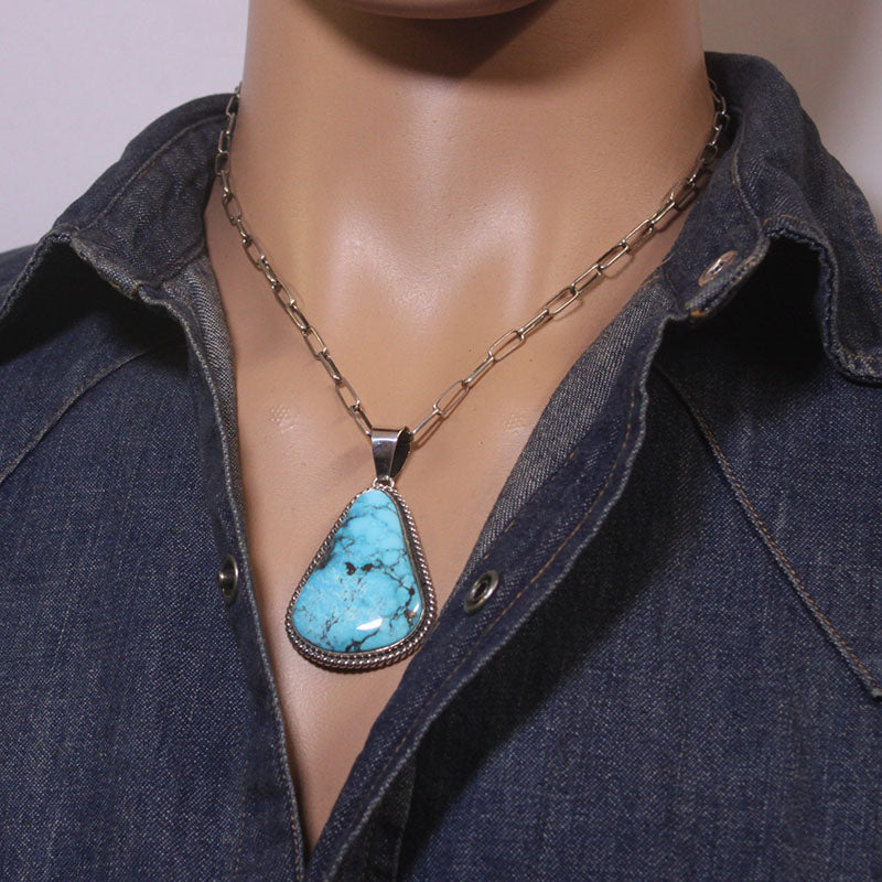 روبن تسوسی کا مصری لاکٹ