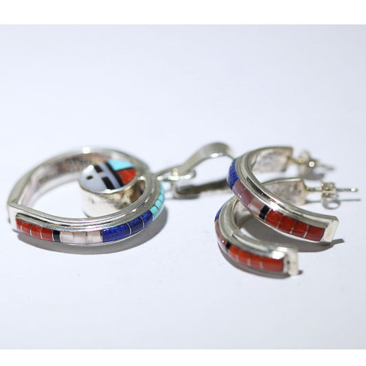 ドン・デワによるサンフェイスペンダントとイヤリングセット