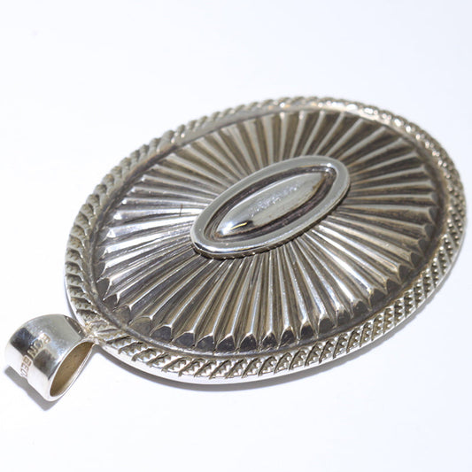 Pendenteng Pilak ni Ron Bedonie