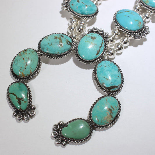 カールーン・グッドラックによるスカッシュブロッサム