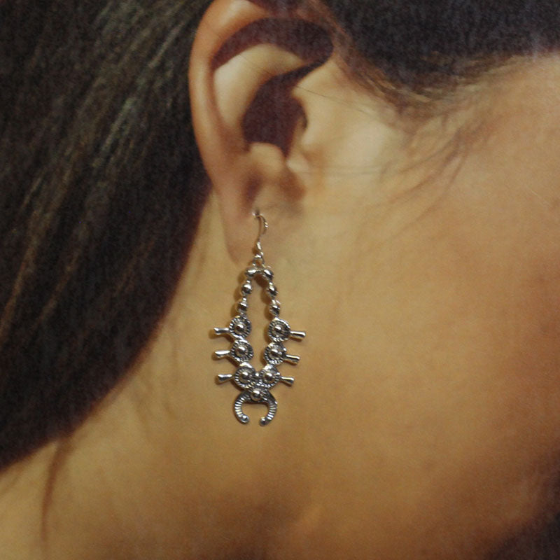 ต่างหูเงินโดยนาวาโฮ