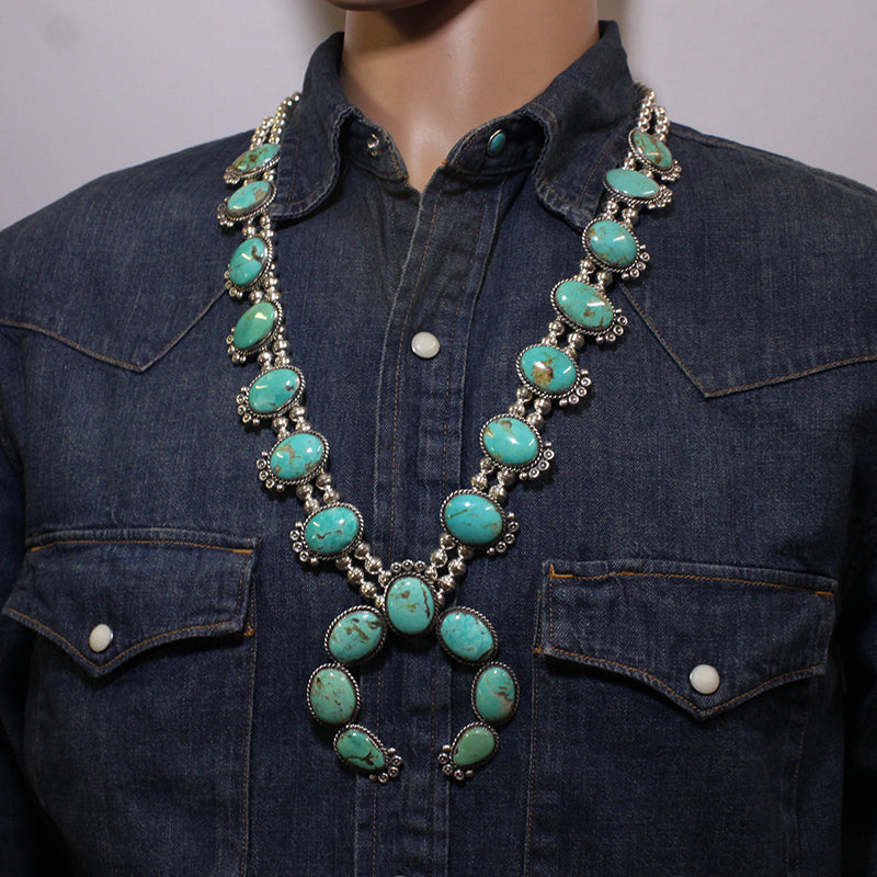 カールーン・グッドラックによるスカッシュブロッサム