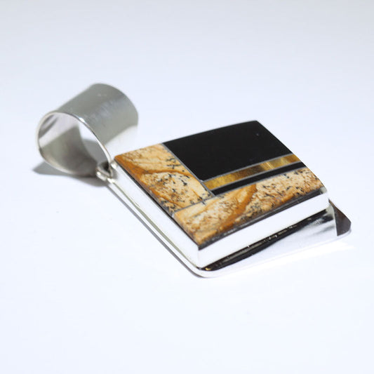 ウェイン・マスケットによるインレイペンダント