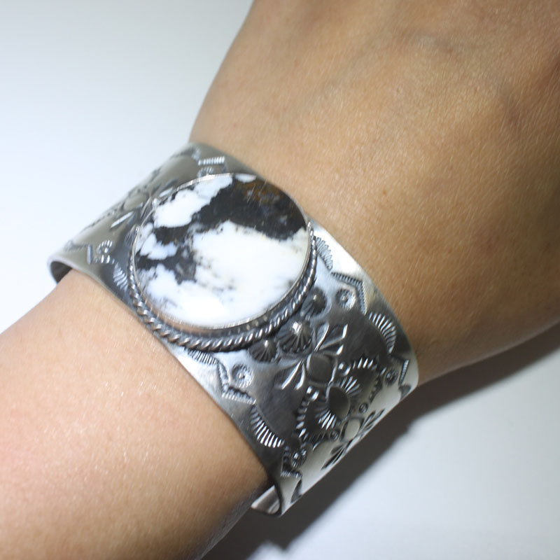 阿诺德·古德勒克的白水牛手链 5-1/2"