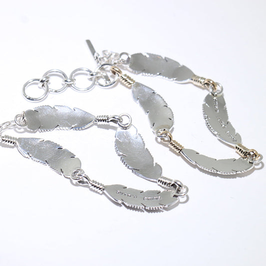 ہاروی میس کا چاندی/سونے کا پنکھ کنگن 7.5"