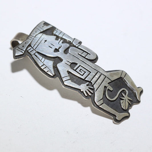 ベラ・タワホングヴァによるスネークウォリアーペンダント