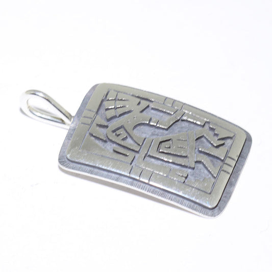 クリフトン・モワによるシルバーペンダント