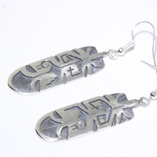 ハーレン・ジョセフによるシルバーイヤリング