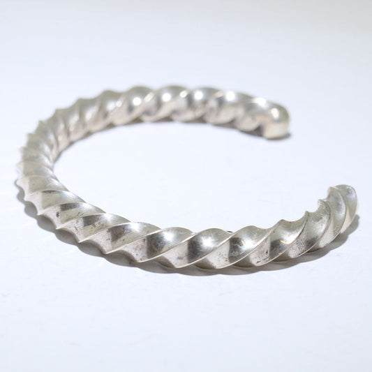 아놀드 굿럭의 실버 팔찌 5인치