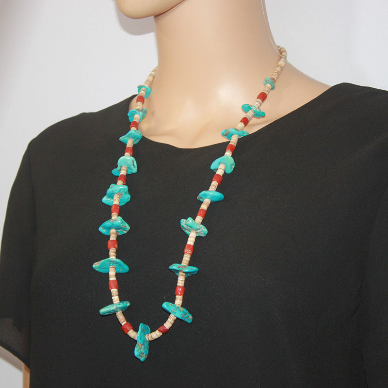 レバ・グッドラックによるスリーピングビューティーネックレス