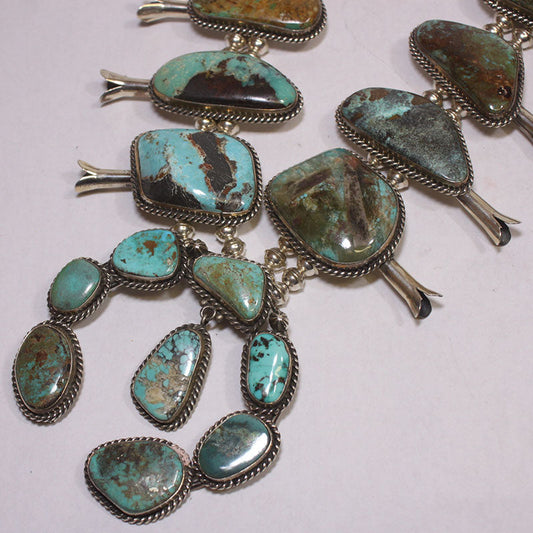 アーノルド・グッドラックによるチャイニーズスクワッシュネックレス