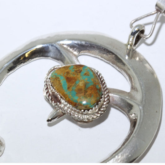 ロビン・ツォーシーによるキングマンペンダント