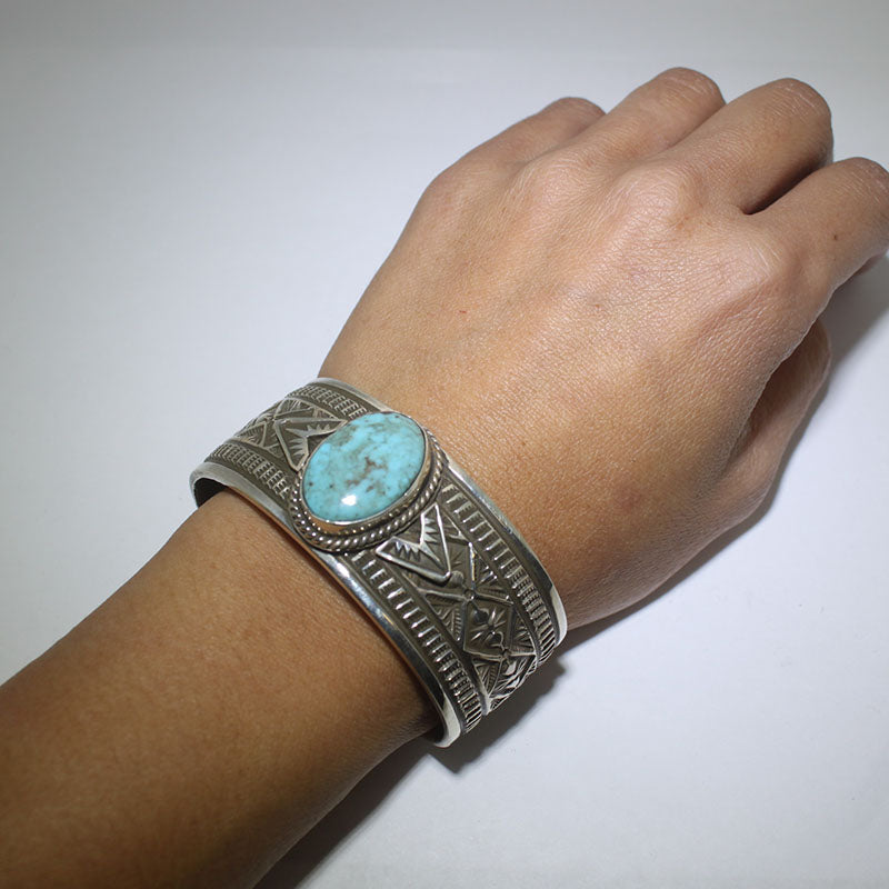 レナード・マロニーによるキングマンブレスレット 5-5/8インチ