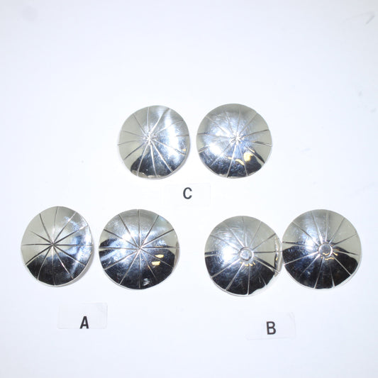 ポーリーン・ネルソンによるシルバーイヤリング