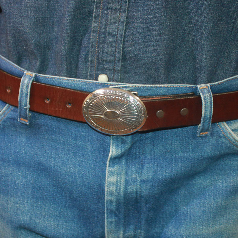 チャーリー・ジョンによるバックル