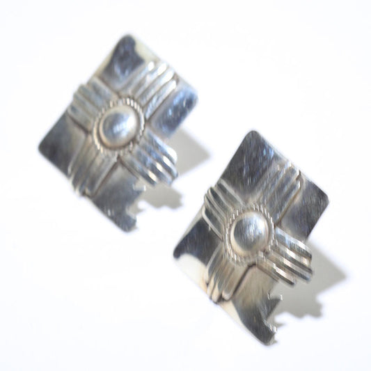 ナバホ族によるシルバーイヤリング