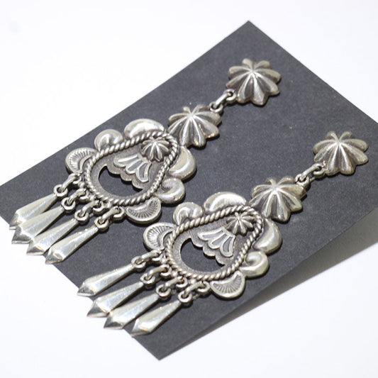 トーマス・ジムのシルバーイヤリング