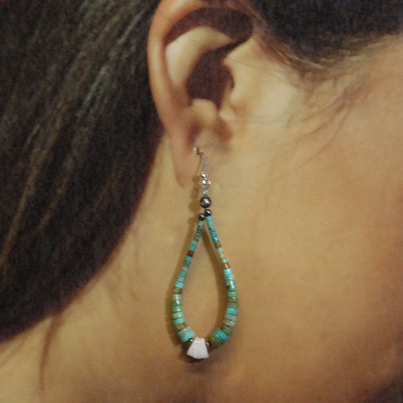 納瓦霍族製作的綠松石耳環