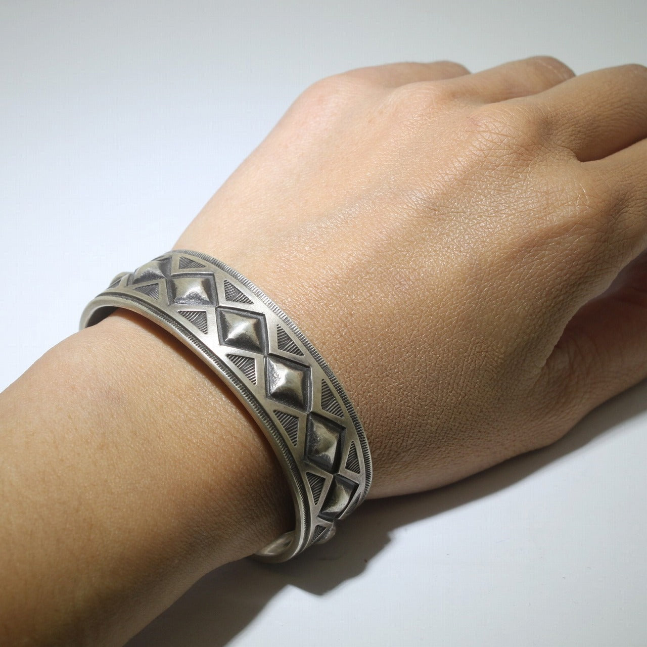 கால்வின் மார்டினஸ் உருவாக்கிய முத்திரை கையுறை