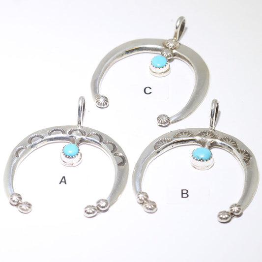 Naja Palawit ni Pauline Nelson