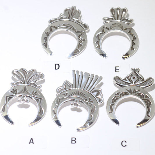 Naja Palawit ni Jennifer Curtis