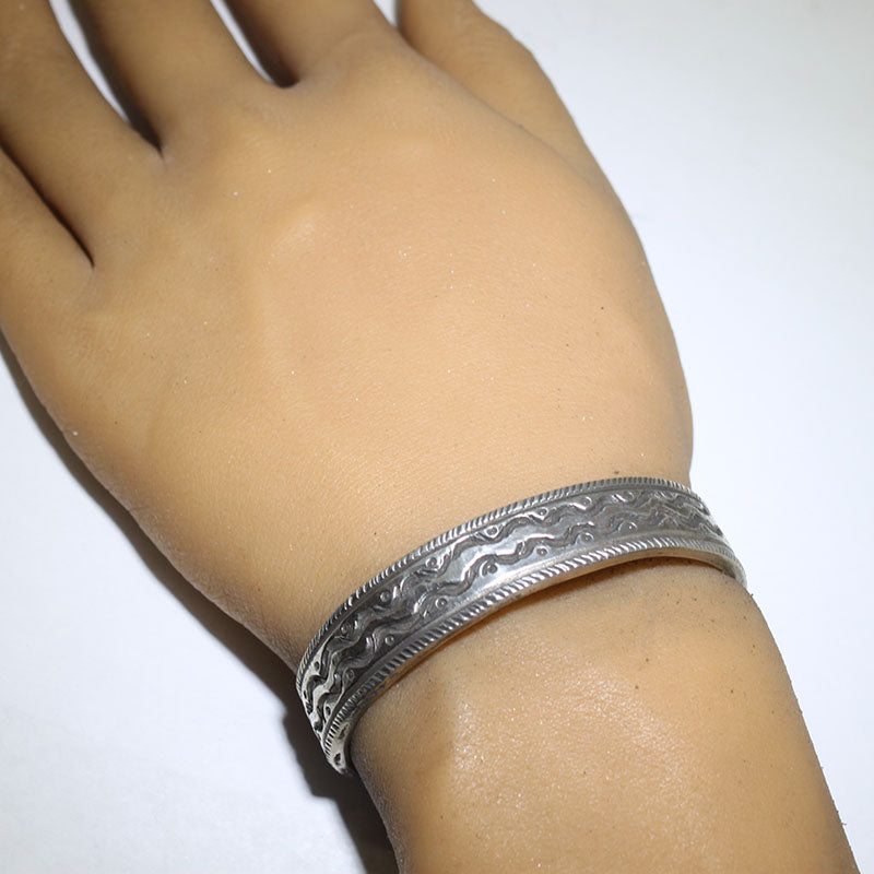 สร้อยข้อมือเงินโดย Jock Favour ขนาด 5-1/2"