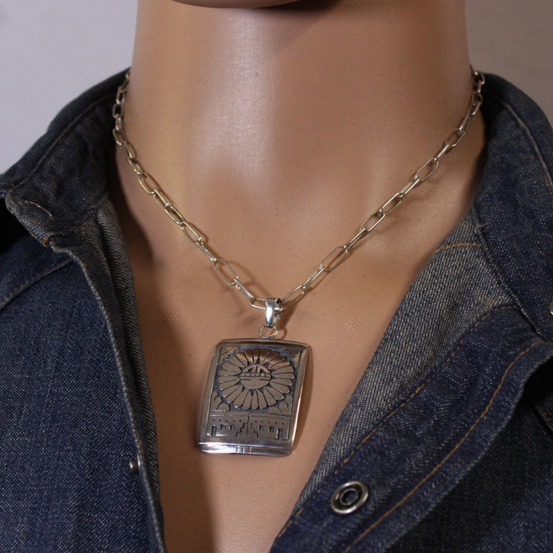 Pendenteng Pilak ni Clifton Mowa