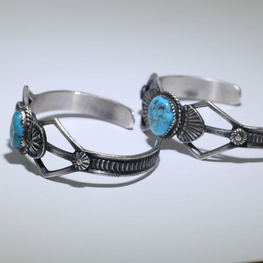 கிங்மேன் காஸ்ட் வளையல்