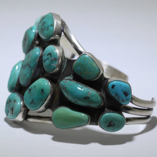 சிலேபிங் பியூட்டி க்ளஸ்டர் கைக்கட்டு