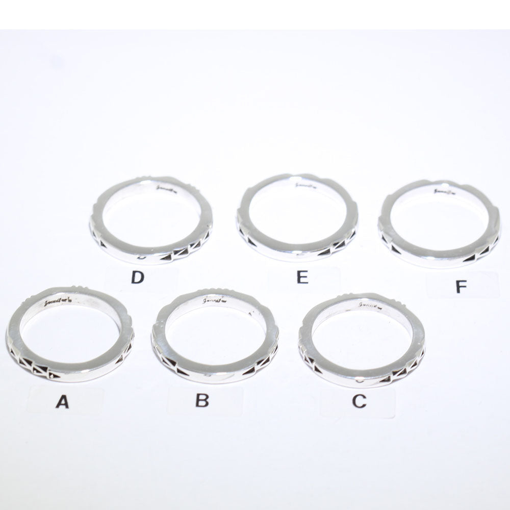 جینیفر کرٹس کی انگوٹھی سائز 12