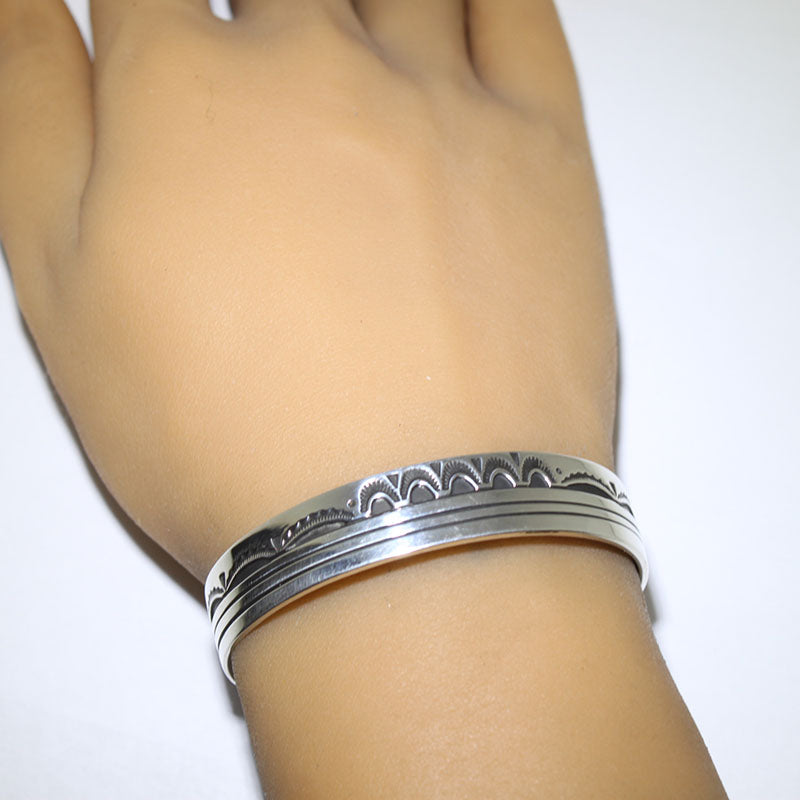 چارلی جان کا چاندی کا کنگن 5-1/2"