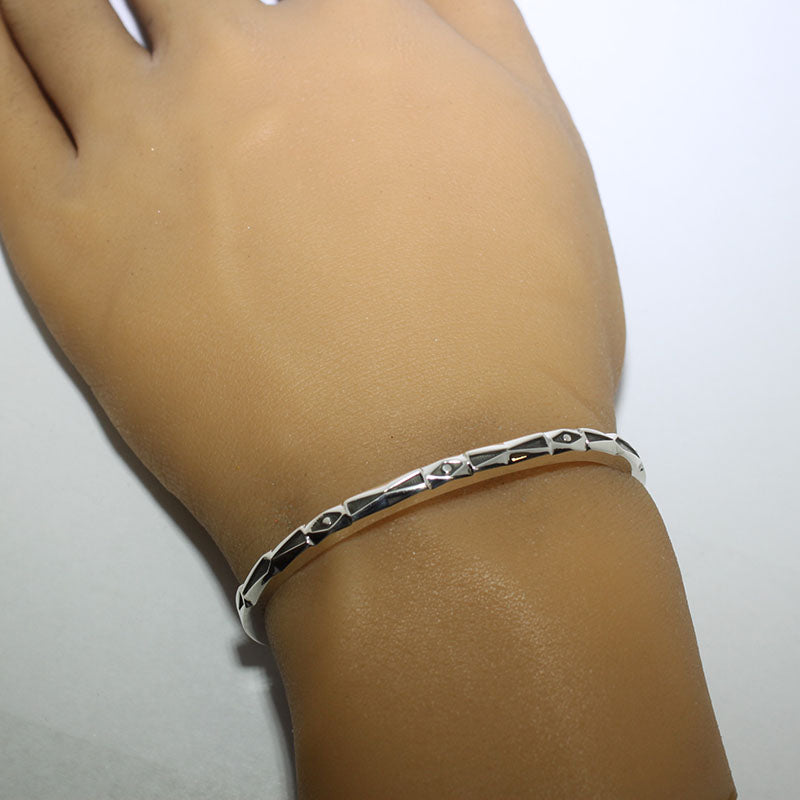 জেনিফার কার্টিসের রূপার ব্রেসলেট ৫-১/৪"