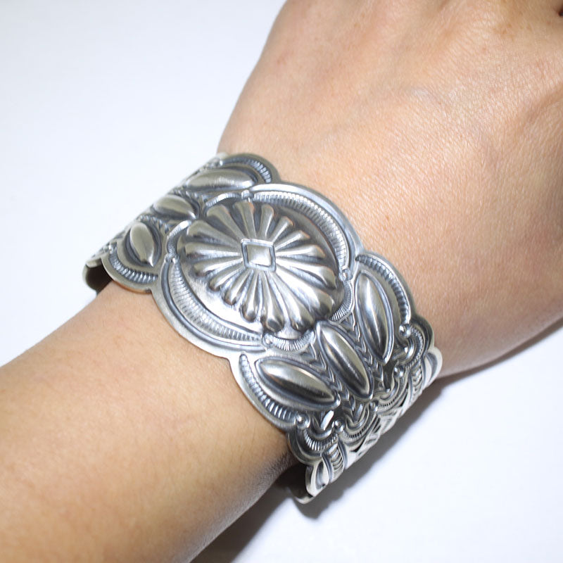 آرنلڈ بلیکگوٹ کی چاندی کی چوڑی 5-3/4"