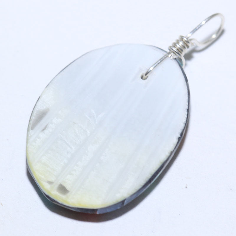 Liontin Mozaik oleh Joe & Angie Reano