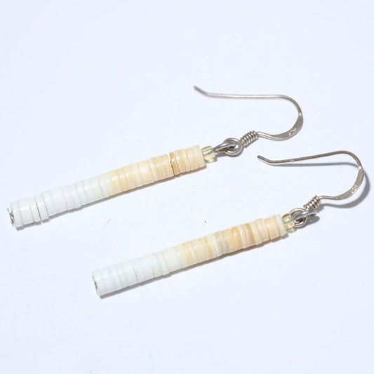 カルビン・ロバトによるヘイシーイヤリング